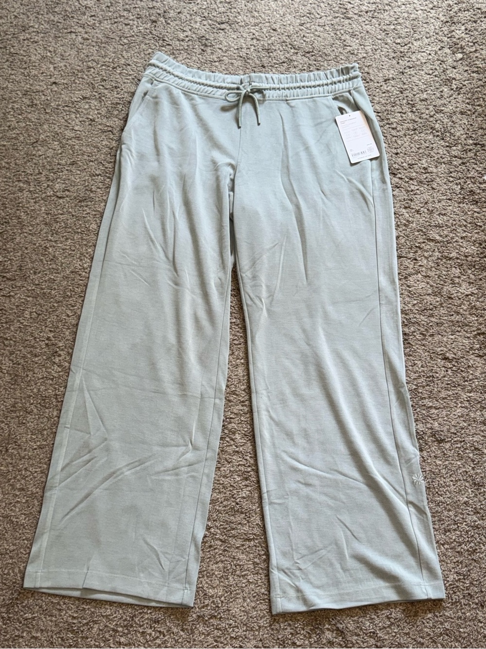 NWT Athleta Seasoft Mid Rise Straight Pant - Vera color
